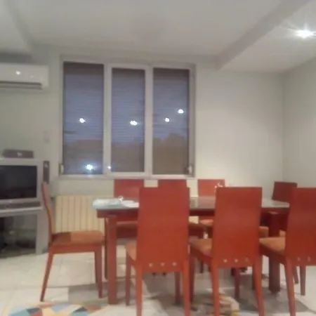 Viktoria Apartamento *